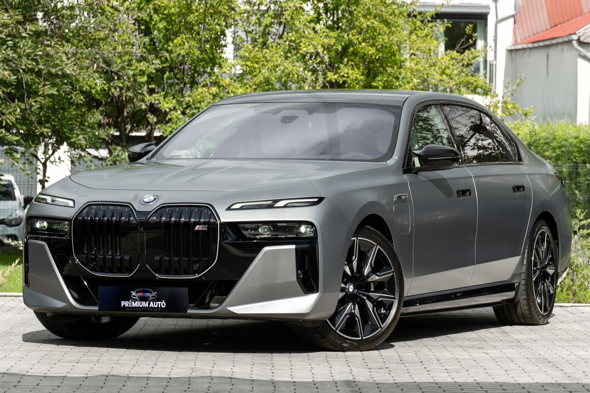 760 M760e xDrive (Automata) MASSZÁZS.SKY-LOUNGE.SOFT-CLOSE.DRIV.ASSIST.PROF.ÁFÁS!