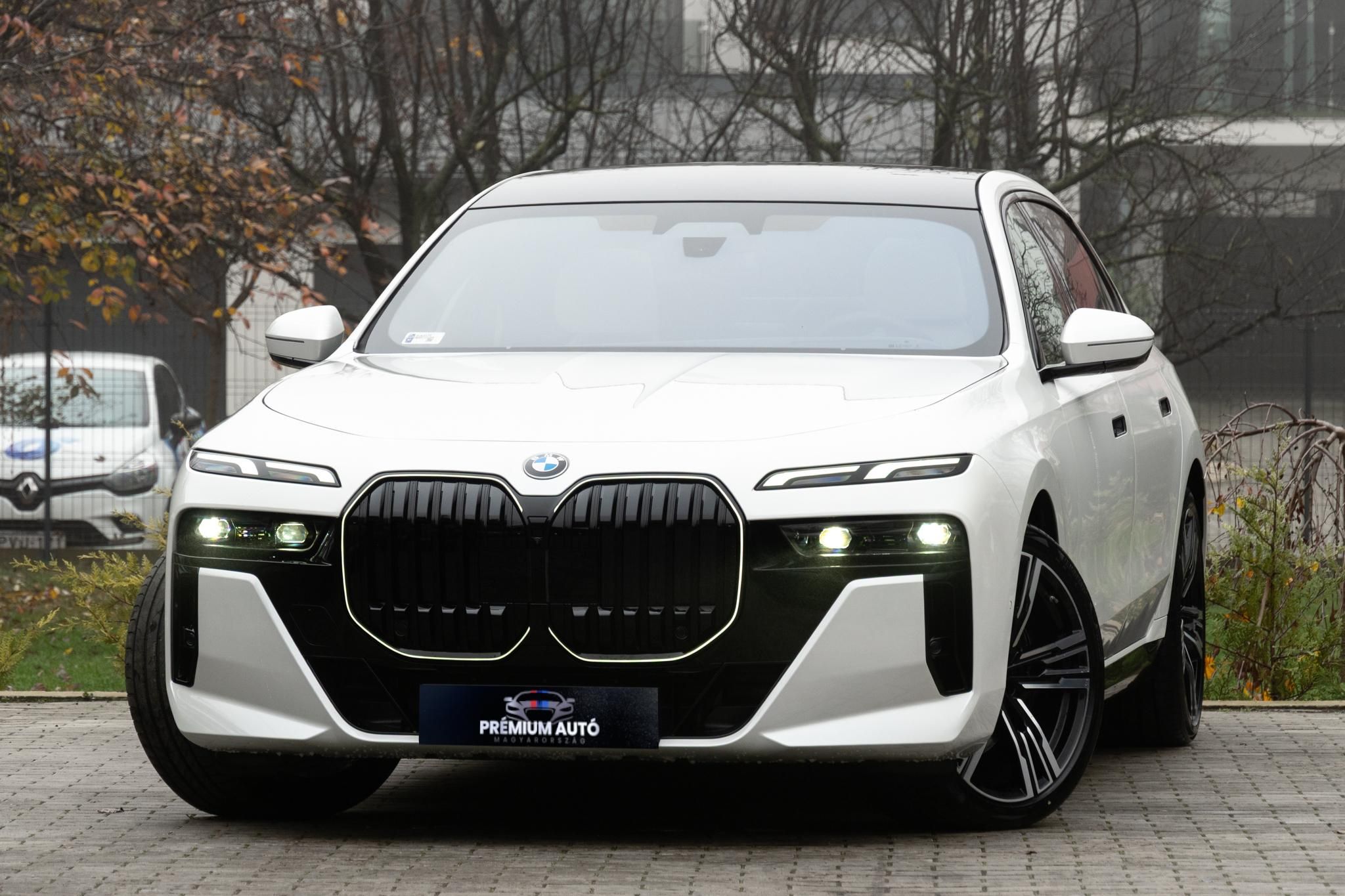 740d xDrive (Automata) INDIVIDUAL.MASSZÁZS.SKY-LOUNGE.DRIVING ASSIST.PROFESSIONAL.5/100